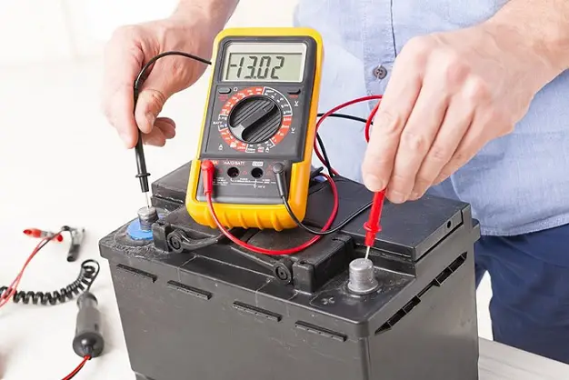 how to test golf cart batteries